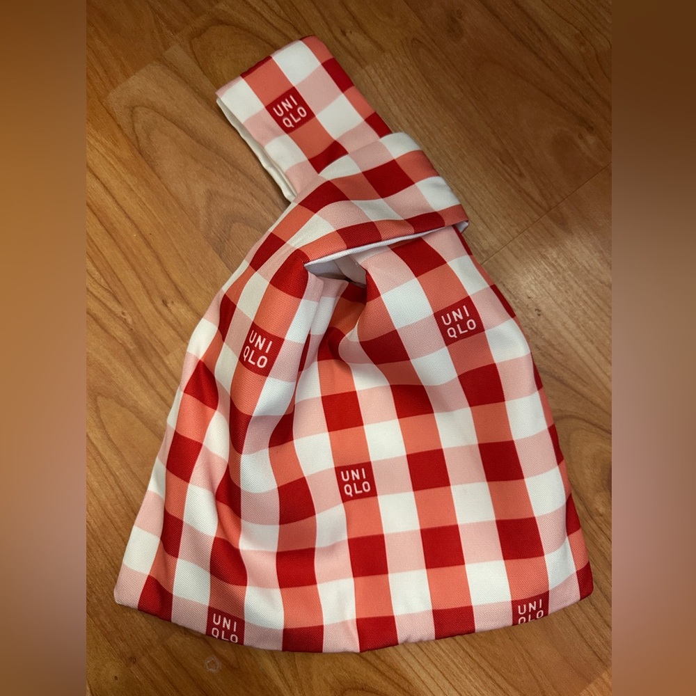 NWOT Uniqlo Knot Bag